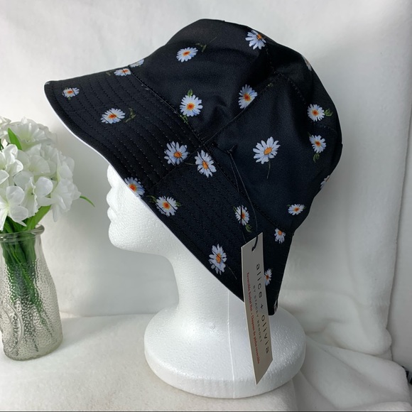 Alice & Olivia Bucket Hat Reversible Navy/White - Picture 1 of 11